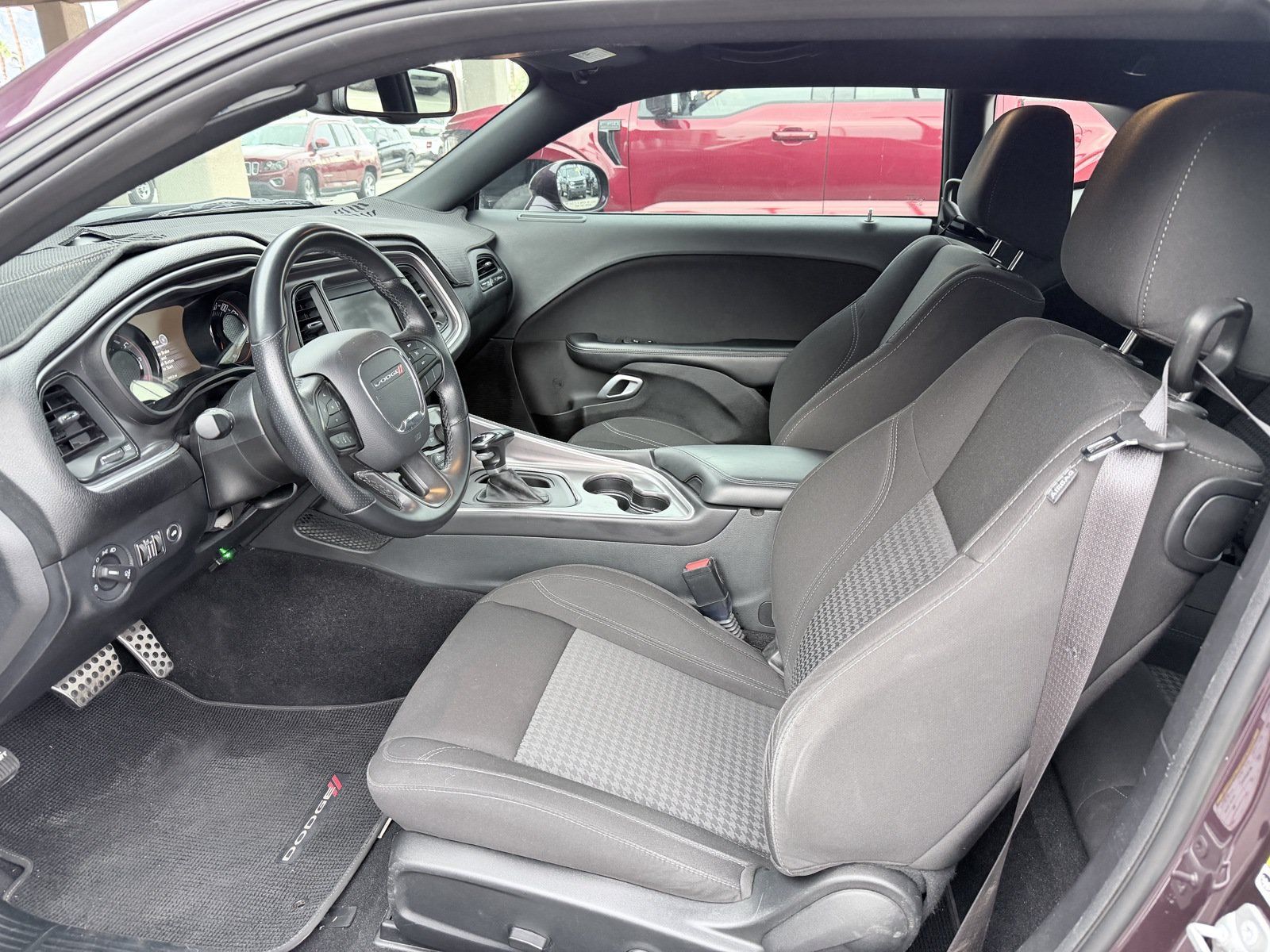 Used 2021 Dodge Challenger SXT w/ Driver Convenience Group RWD image 2