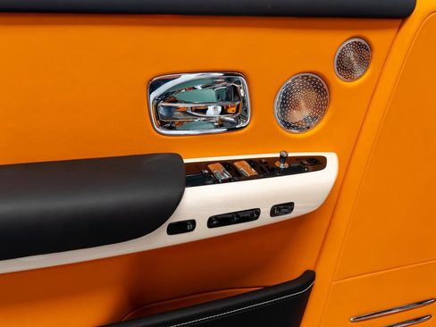 Used 2022 Rolls-Royce Phantom w/ The Phantom Package image 19