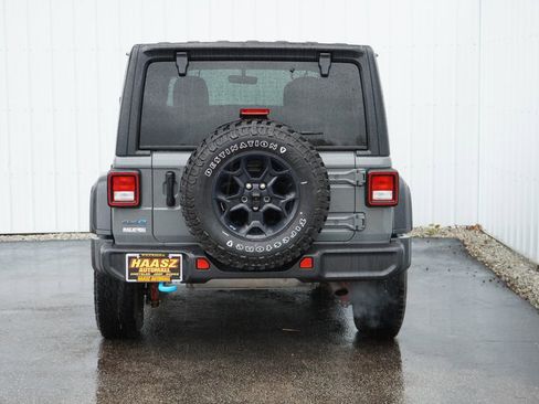 Used 2023 Jeep Wrangler Unlimited w/ Cold Weather Group AWD/4WD image 5