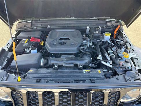 Used 2023 Jeep Wrangler Unlimited w/ Cold Weather Group image 30