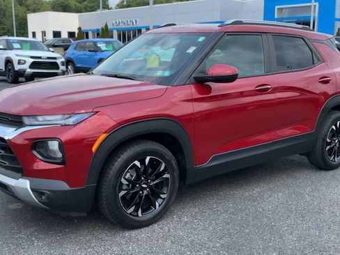 Certified 2021 Chevrolet TrailBlazer LT w/ Convenience Package FWD image 4