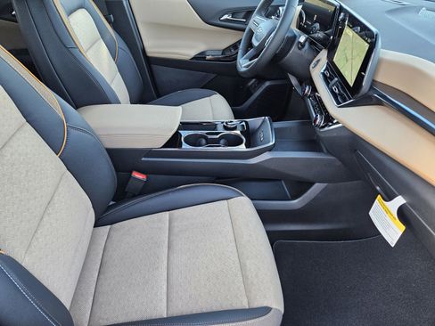 New 2026 Chevrolet Equinox ACTIV w/ Convenience Package III AWD/4WD image 10
