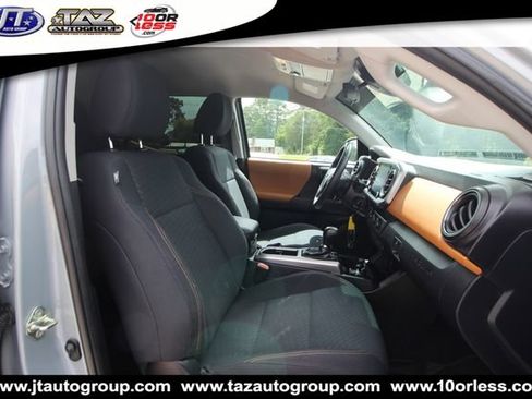 Used 2020 Toyota Tacoma SR5 RWD image 14