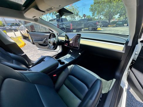 Used 2021 Tesla Model 3 Standard Range Plus RWD image 15
