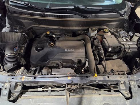 Used 2019 Chevrolet Equinox LS w/ LS Convenience Package AWD/4WD image 9