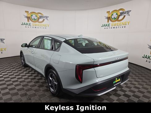 Used 2025 Kia K4 LXS image 6