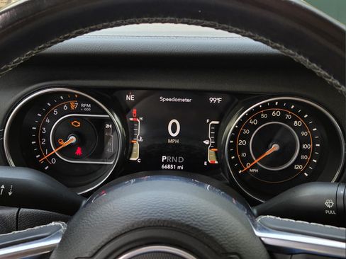 Certified 2020 Jeep Gladiator Overland AWD/4WD image 13