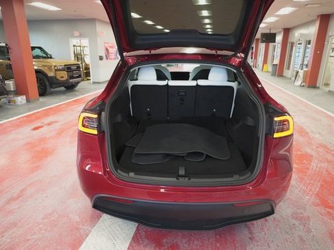 Used 2025 Tesla Model Y Long Range image 28