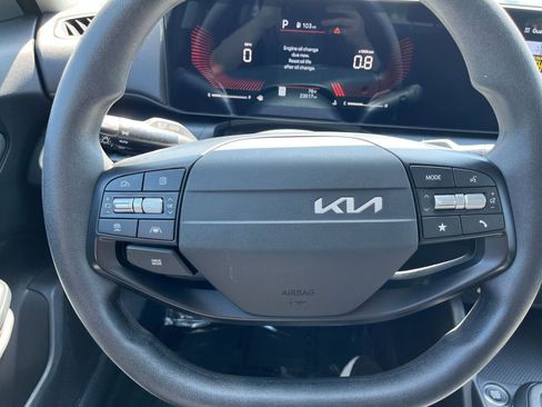 Used 2025 Kia K4 FWD image 29