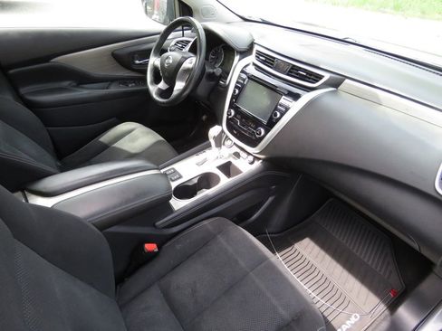 Used 2018 Nissan Murano SV w/ Premium Package AWD/4WD image 14