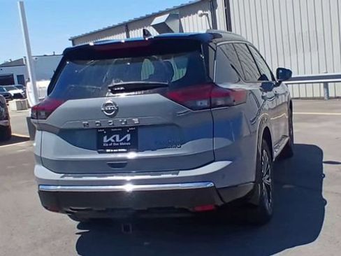Used 2024 Nissan Rogue Platinum w/ Platinum Premium Package AWD/4WD image 2