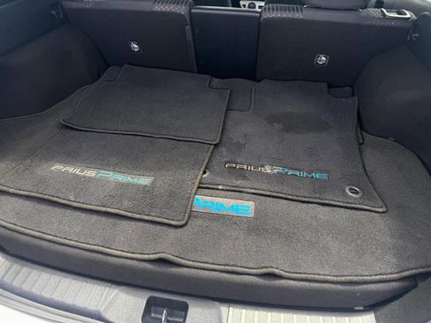 Used 2017 Toyota Prius Prime Plus w/ Carpet Mat Package FWD image 33