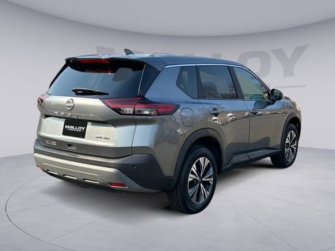 Used 2023 Nissan Rogue SV image 5