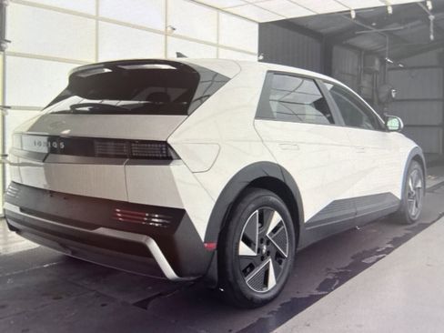 Used 2026 Hyundai Ioniq 5 SEL image 2