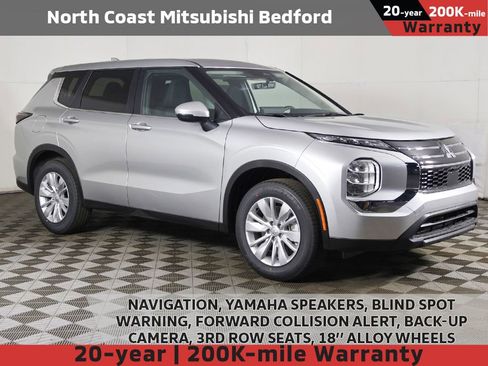 New 2026 Mitsubishi Outlander ES image 1