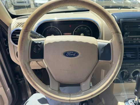 Used 2006 Ford Explorer XLT AWD/4WD image 9