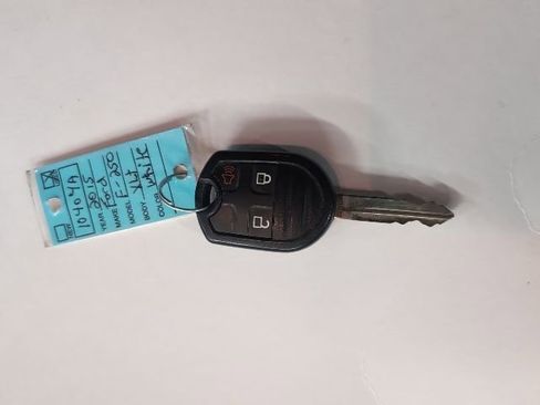 Used 2015 Ford F250 XLT w/ XLT Interior Package image 23