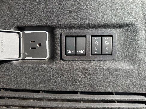 New 2026 Chevrolet Suburban Premier image 8