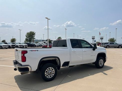 Used 2025 Chevrolet Silverado 2500 LT w/ Convenience Package AWD/4WD image 5