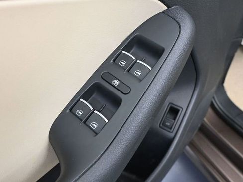 Used 2014 Volkswagen Jetta SE image 17