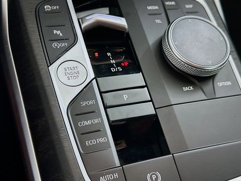 Used 2024 BMW 330i Sedan w/ Premium Package image 25