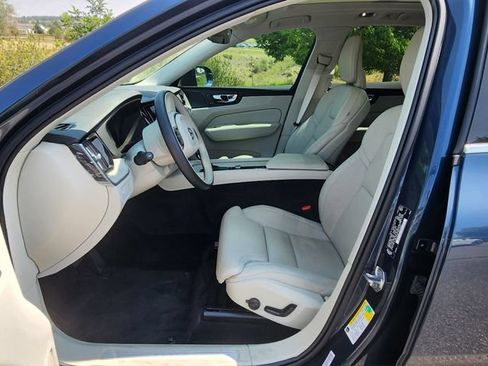Used 2021 Volvo XC60 T5 Inscription w/ Advanced Package AWD/4WD image 3