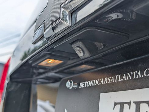 Used 2018 Chevrolet Tahoe Premier RWD image 10