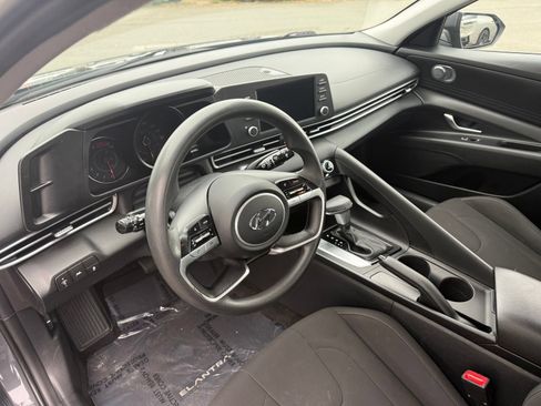 Used 2022 Hyundai Elantra SEL FWD image 13