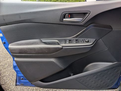 Used 2018 Toyota C-HR XLE FWD image 31