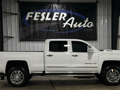 Used 2017 GMC Sierra 2500 Denali w/ Duramax Plus Package image 1