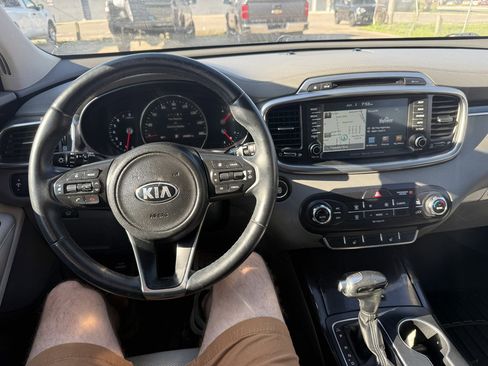 Used 2017 Kia Sorento SX FWD image 14