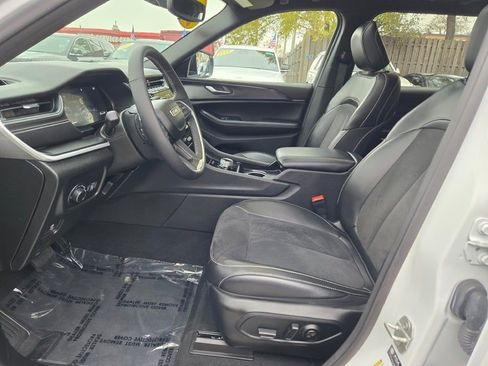 Certified 2024 Jeep Grand Cherokee L Altitude image 23