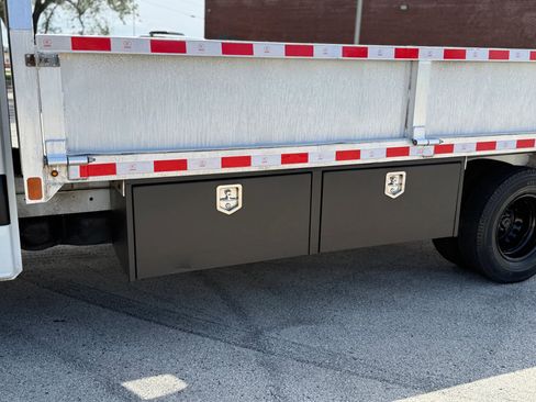 Used 2019 Mercedes-Benz Sprinter 170 w/ Chrome Grille Package image 12