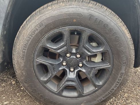 Used 2021 Jeep Cherokee Trailhawk w/ Sun, Sound & Nav Group image 7