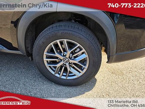 Used 2024 Nissan Rogue S AWD/4WD image 24