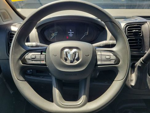 Used 2025 RAM ProMaster 2500 w/ Convenience Group image 14