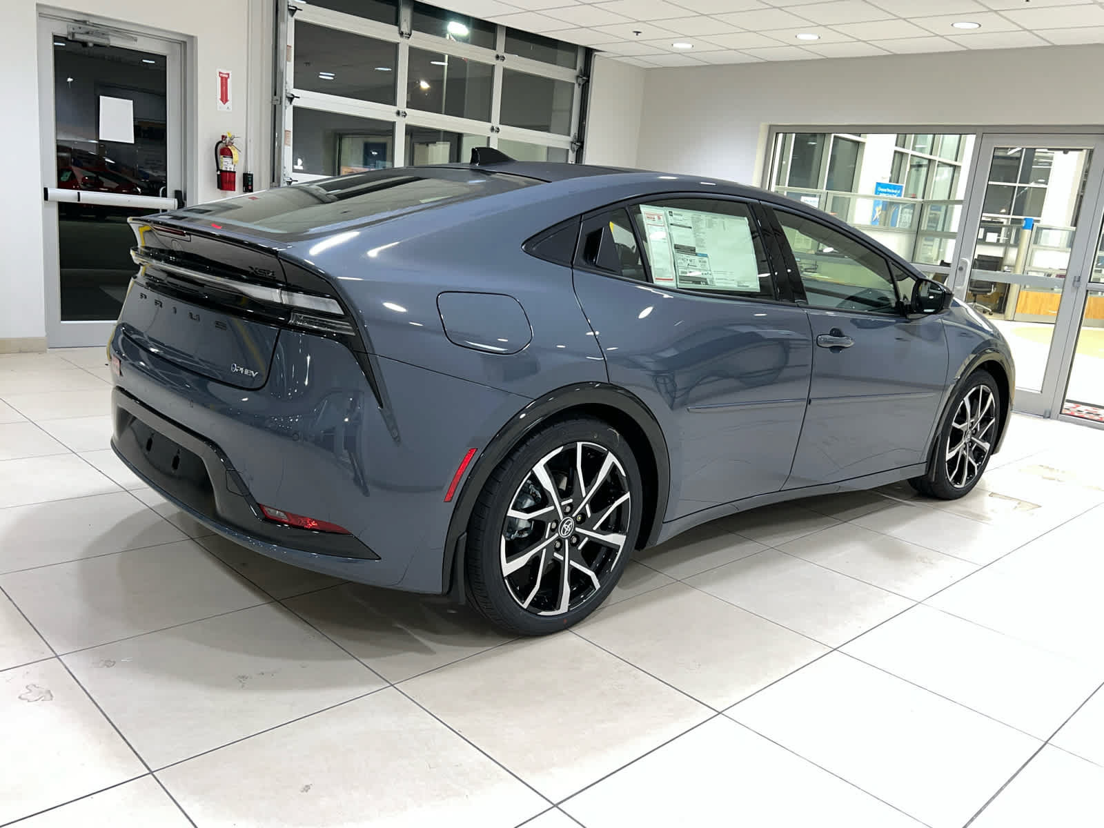 New 2026 Toyota Prius Plug-In Hybrid FWD image 6