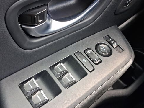 Used 2025 Honda Pilot EX-L image 13