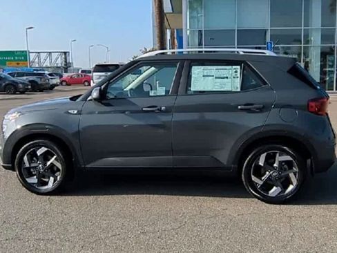 Used 2025 Hyundai Venue SEL image 5