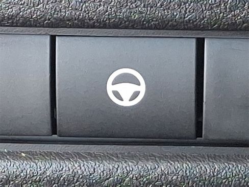 Used 2023 Nissan Rogue SV image 24