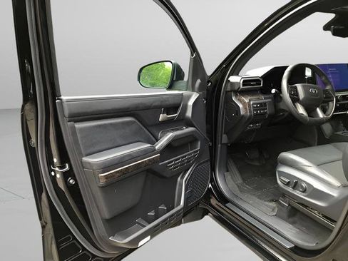 Certified 2024 Toyota Tacoma Limited w/ Limited Package (LT) AWD/4WD image 11
