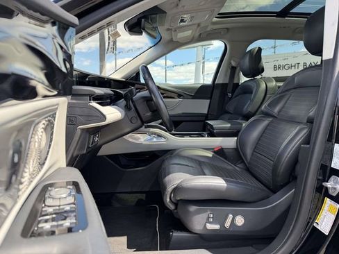 Certified 2024 Lincoln Nautilus Reserve w/ Equipment Group 203A AWD/4WD image 11