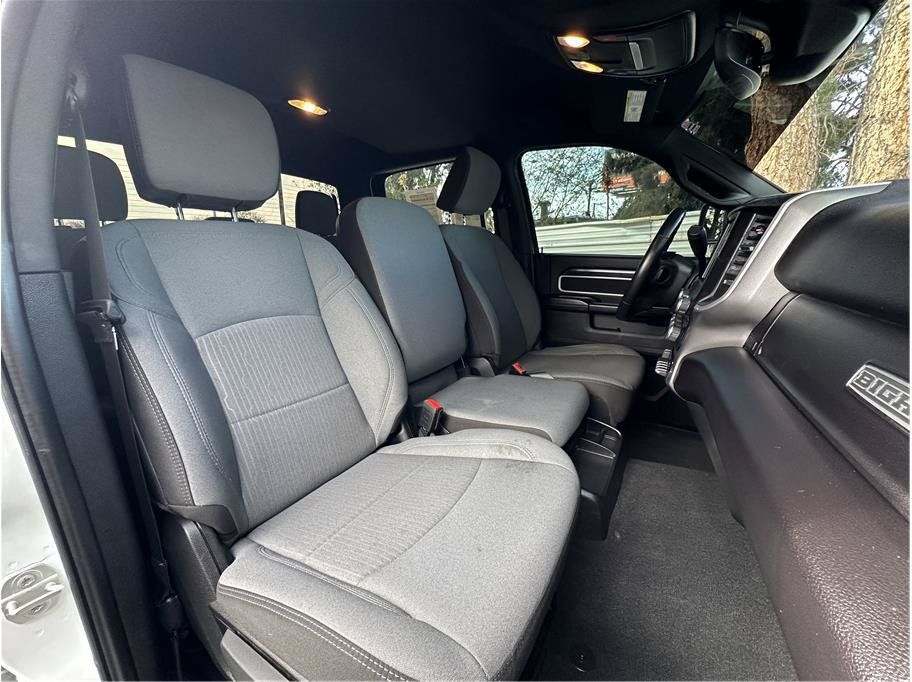 Used 2024 RAM 2500 Big Horn w/ Off Road Package AWD/4WD image 4