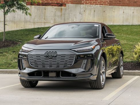 New 2027 Audi Q6 e-tron Premium Plus AWD/4WD image 7