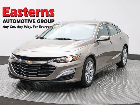 Used 2025 Chevrolet Malibu LT FWD image 1