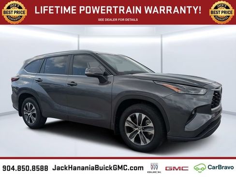 Used 2024 Toyota Highlander XLE AWD/4WD image 1