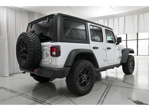 Used 2024 Jeep Wrangler Unlimited Sport AWD/4WD image 7