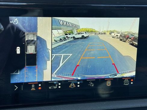 Used 2024 GMC Sierra 2500 AT4 w/ AT4 Premium Plus Package AWD/4WD image 25