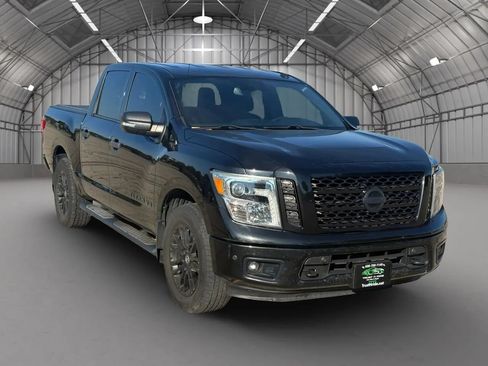 Used 2019 Nissan Titan SV w/ SV Convenience Package AWD/4WD image 1