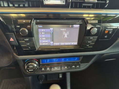 Used 2014 Toyota Corolla S image 23